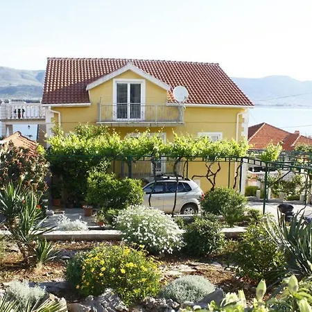 Apartmen Karmen 2 Trogir Exterior photo